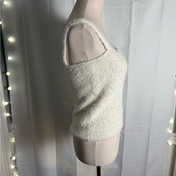 Willow & Wind Cream Fitted Sleeveless Tank Top Medium - Picture 3 of 7